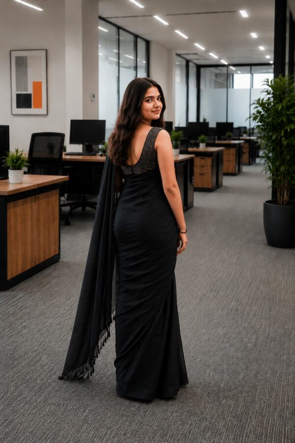 The Command Presence – Pure Mangalagiri Cotton Saree (Black)