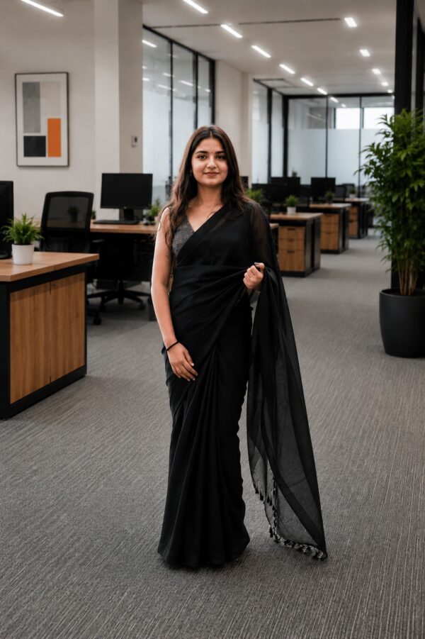 The Command Presence – Pure Mangalagiri Cotton Saree (Black)