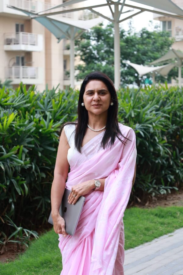 The Confident Presenter – Jamdani Soft Cotton Handloom Saree (Pink)